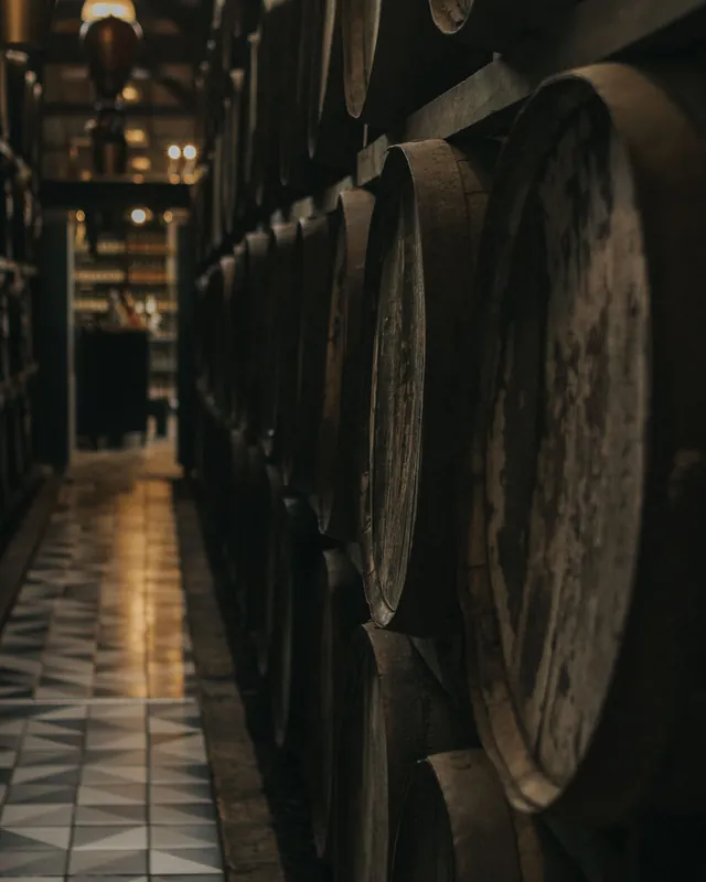 Barrique in cantina